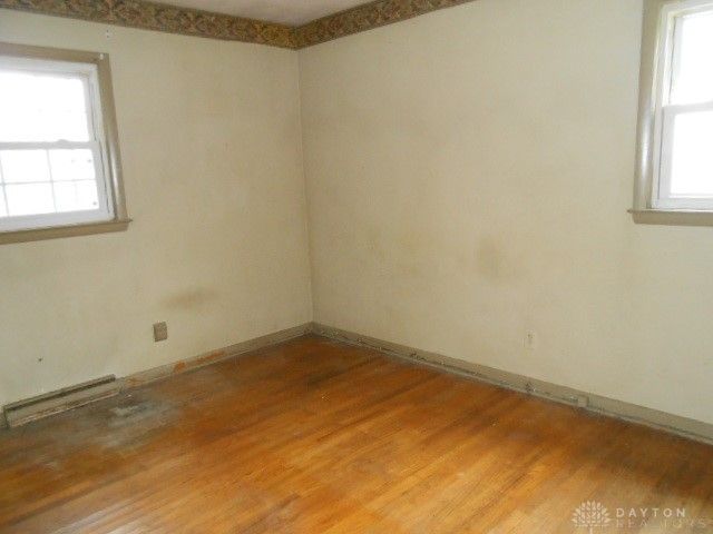 325 Larchmont Avenue, Springfield, OH 45503