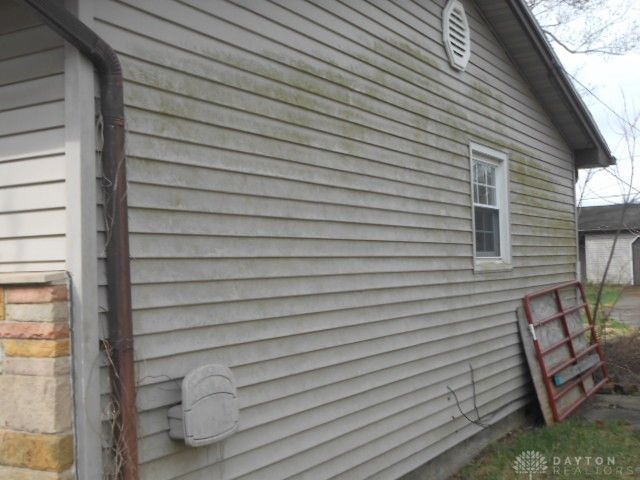 325 Larchmont Avenue, Springfield, OH 45503