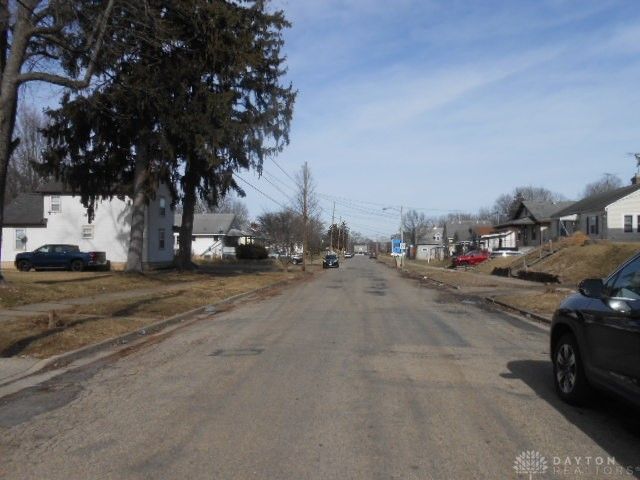 325 Larchmont Avenue, Springfield, OH 45503