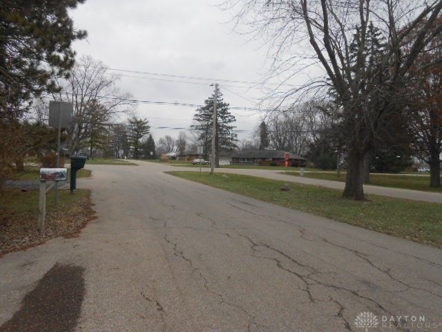 325 Larchmont Avenue, Springfield, OH 45503