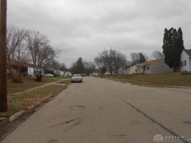 325 Larchmont Avenue, Springfield, OH 45503