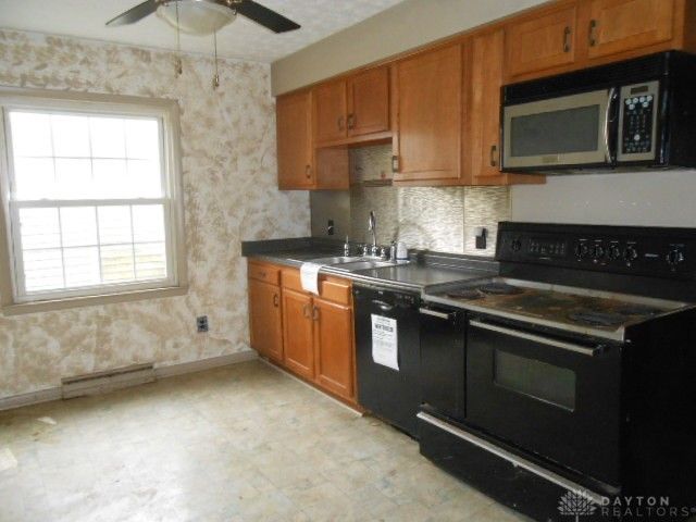 325 Larchmont Avenue, Springfield, OH 45503