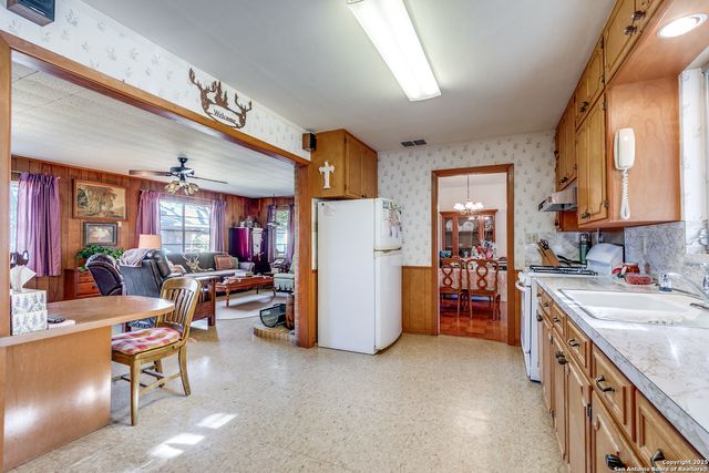 140 Olympia, San Antonio, TX 78201