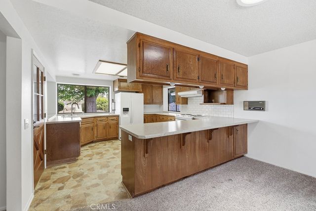 2350 W Avenue M8, Palmdale, CA 93551