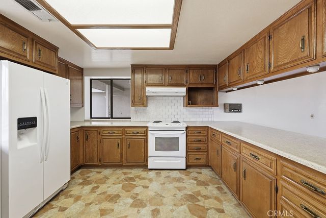 2350 W Avenue M8, Palmdale, CA 93551