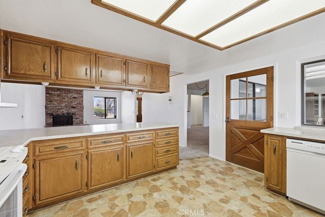 2350 W Avenue M8, Palmdale, CA 93551
