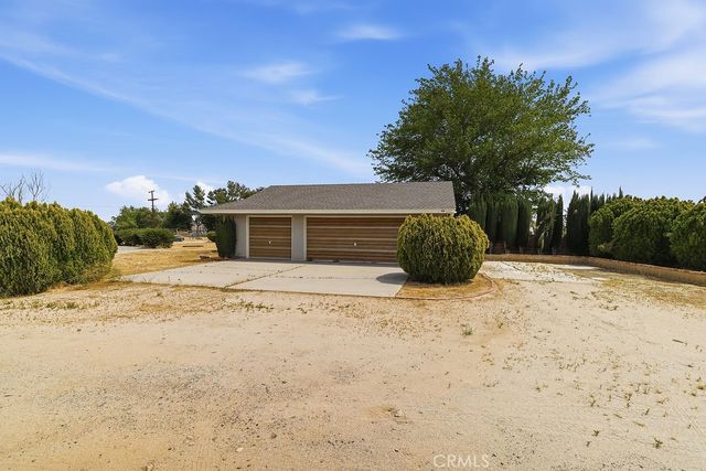 2350 W Avenue M8, Palmdale, CA 93551