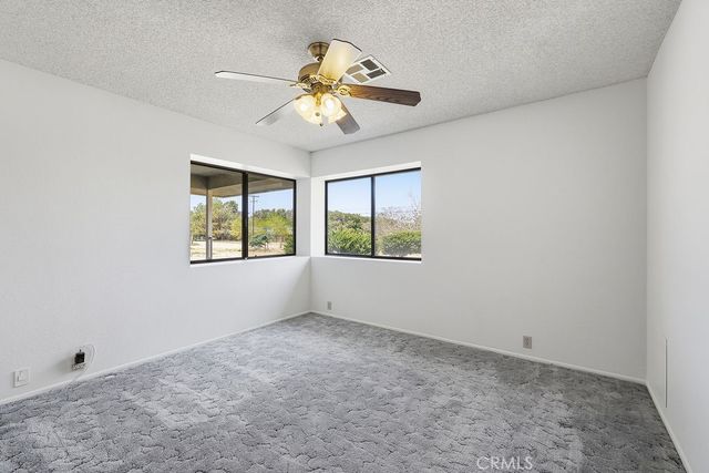 2350 W Avenue M8, Palmdale, CA 93551