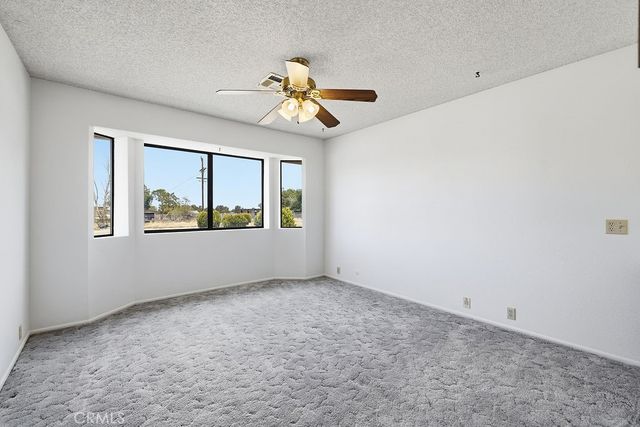 2350 W Avenue M8, Palmdale, CA 93551