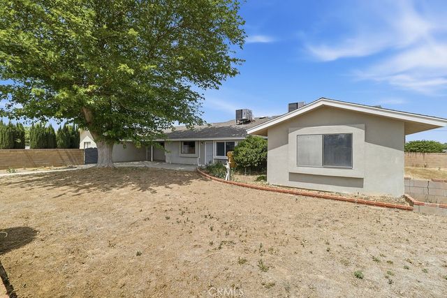 2350 W Avenue M8, Palmdale, CA 93551