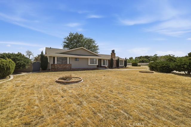 2350 W Avenue M8, Palmdale, CA 93551