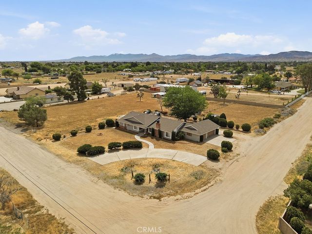 2350 W Avenue M8, Palmdale, CA 93551