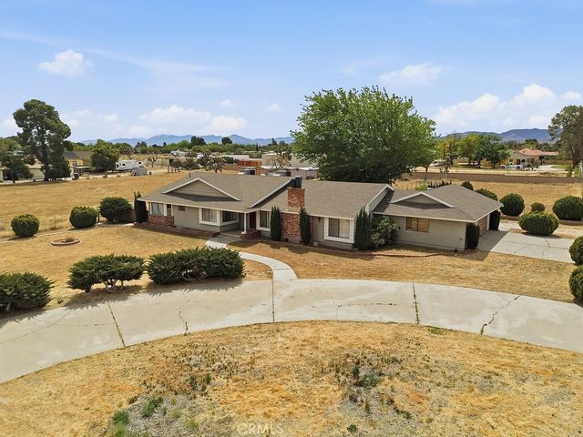 2350 W Avenue M8, Palmdale, CA 93551