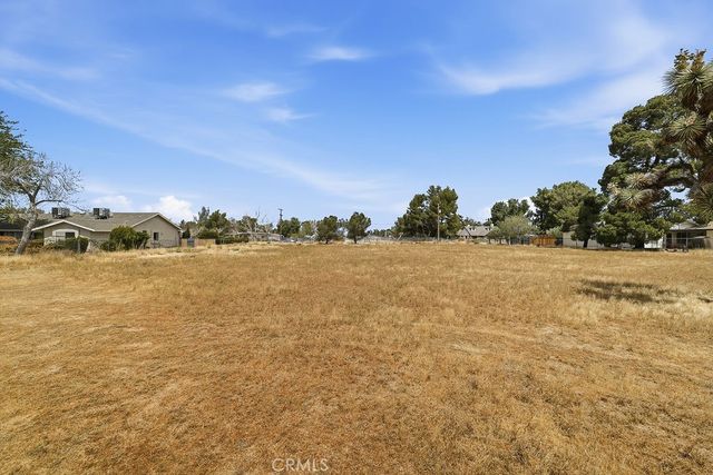 2350 W Avenue M8, Palmdale, CA 93551