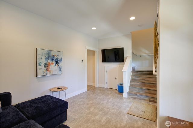 46 Seaside Lane, Pacific Beach, WA 98571