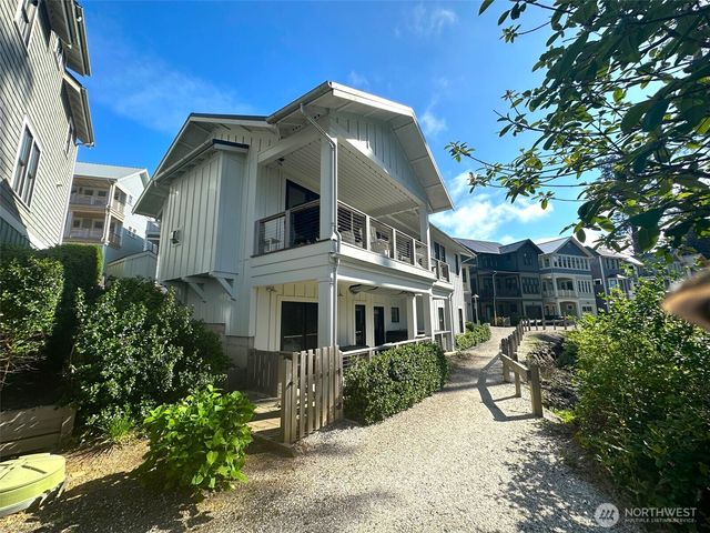 46 Seaside Lane, Pacific Beach, WA 98571