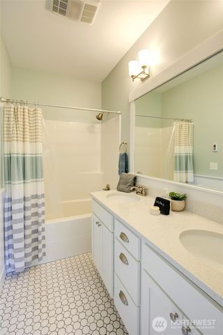 46 Seaside Lane, Pacific Beach, WA 98571