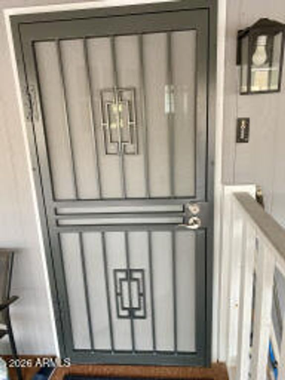 Image 18 of property listing at 1611 E Villa Rita Drive 113, Phoenix, AZ 85022