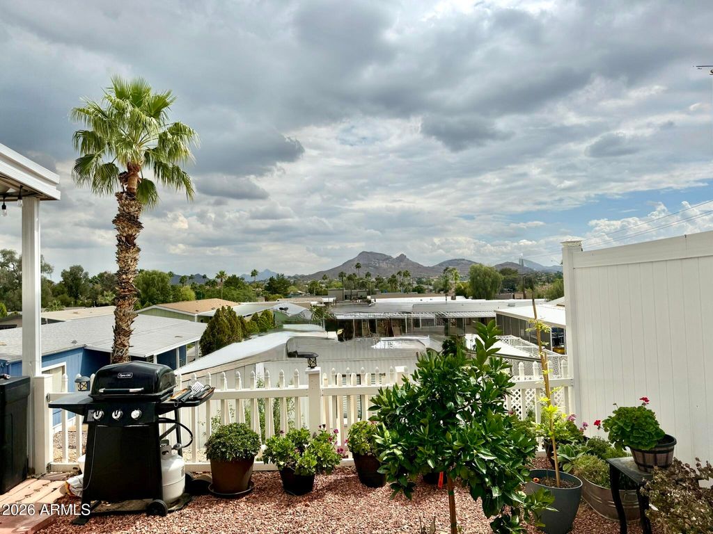 Image 8 of property listing at 1611 E Villa Rita Drive 113, Phoenix, AZ 85022