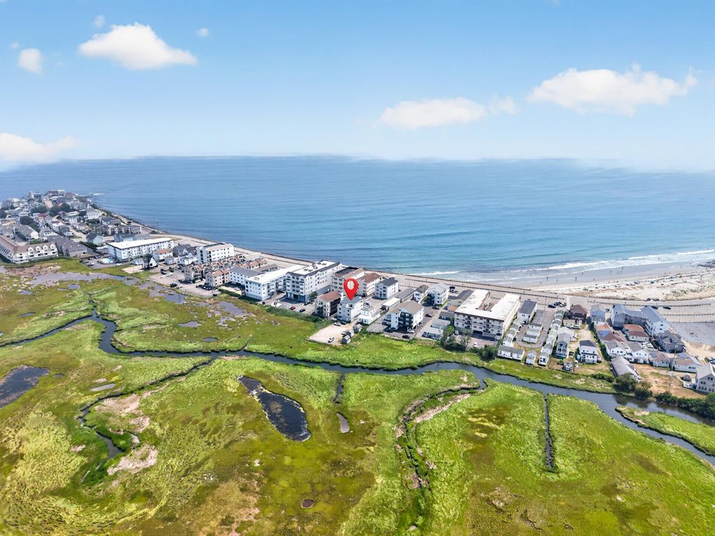 Image 2 of property listing at 421 Ocean Blvd Unit 4S, Hampton, NH 03842