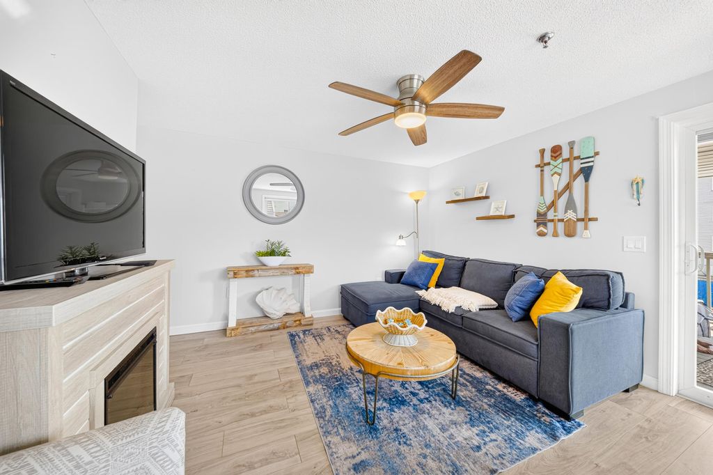 Image 12 of property listing at 421 Ocean Blvd Unit 4S, Hampton, NH 03842