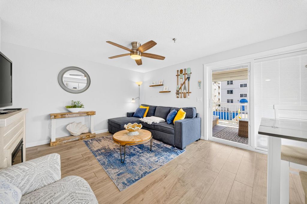 Image 15 of property listing at 421 Ocean Blvd Unit 4S, Hampton, NH 03842