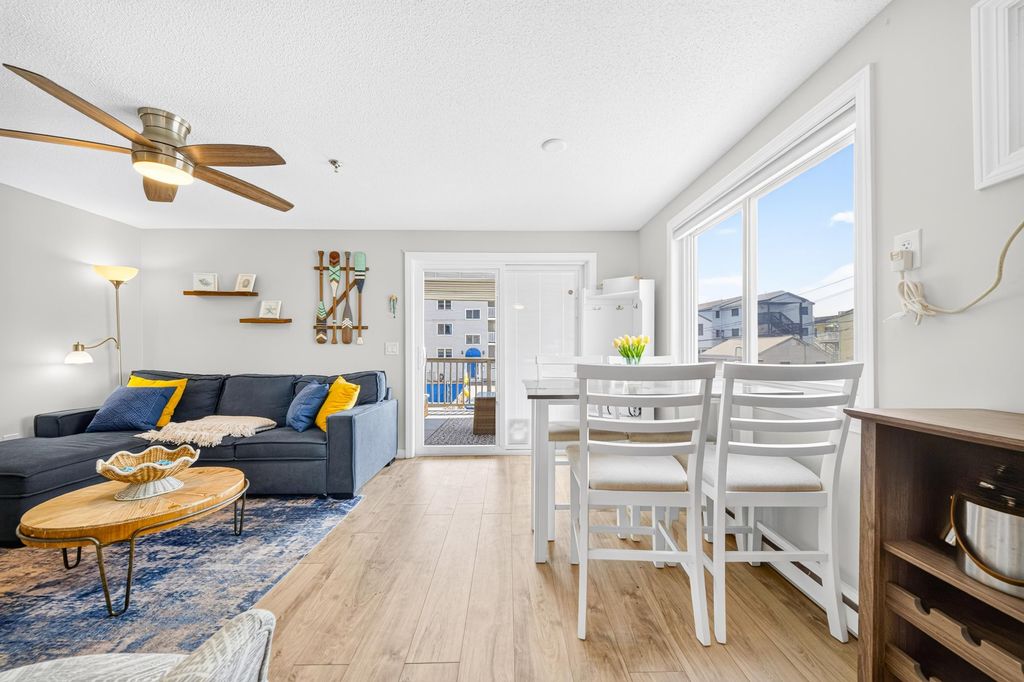 Image 16 of property listing at 421 Ocean Blvd Unit 4S, Hampton, NH 03842