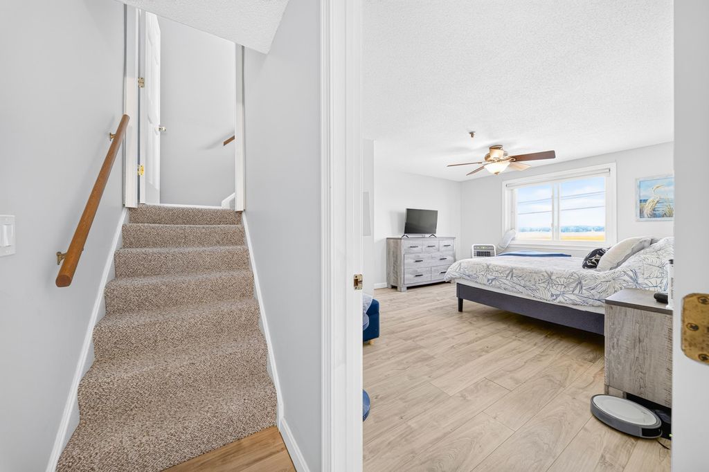 Image 23 of property listing at 421 Ocean Blvd Unit 4S, Hampton, NH 03842