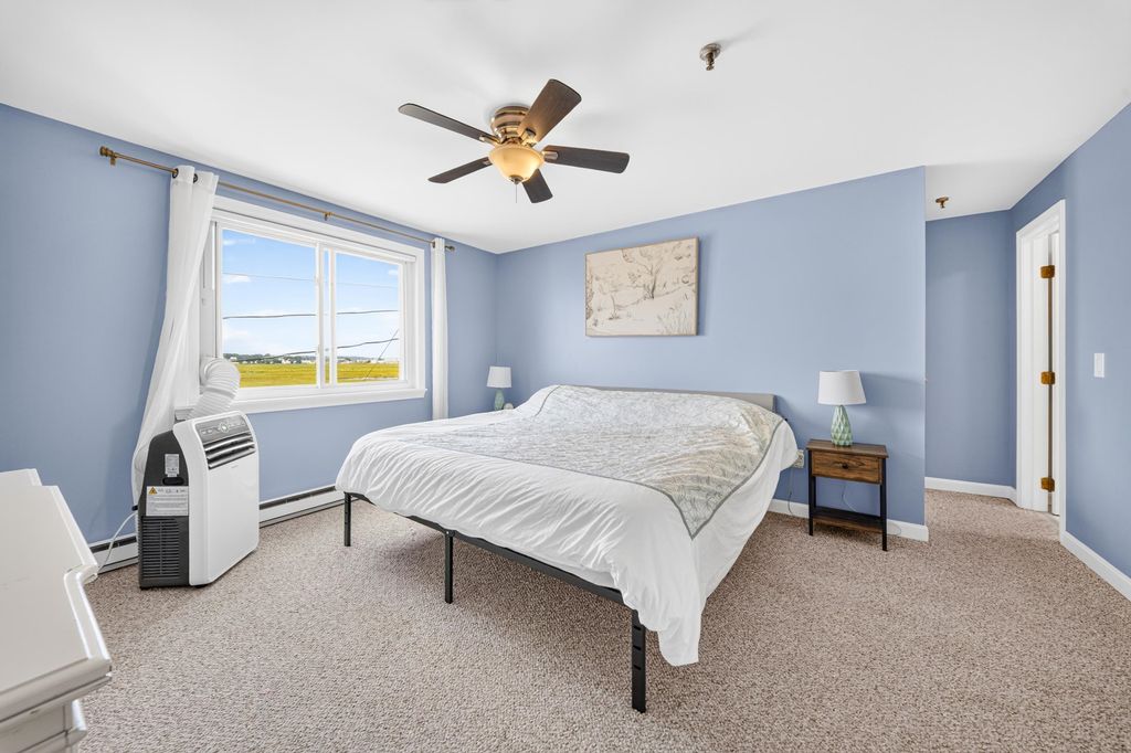 Image 24 of property listing at 421 Ocean Blvd Unit 4S, Hampton, NH 03842
