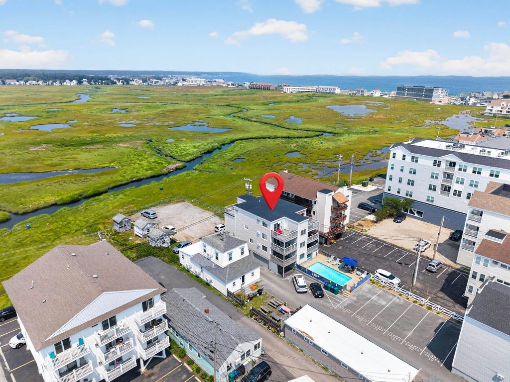 Image 31 of property listing at 421 Ocean Blvd Unit 4S, Hampton, NH 03842