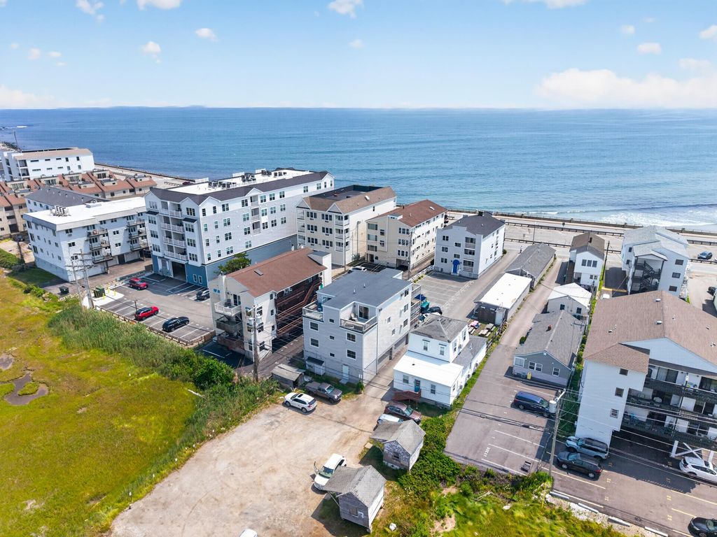 Image 33 of property listing at 421 Ocean Blvd Unit 4S, Hampton, NH 03842