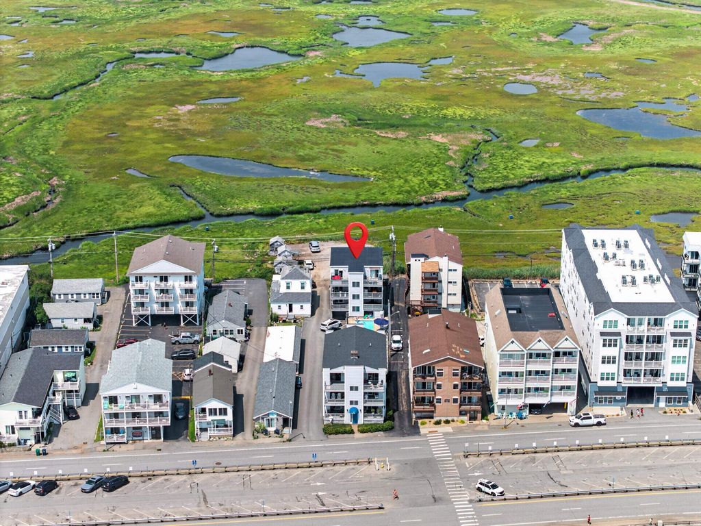 Image 35 of property listing at 421 Ocean Blvd Unit 4S, Hampton, NH 03842