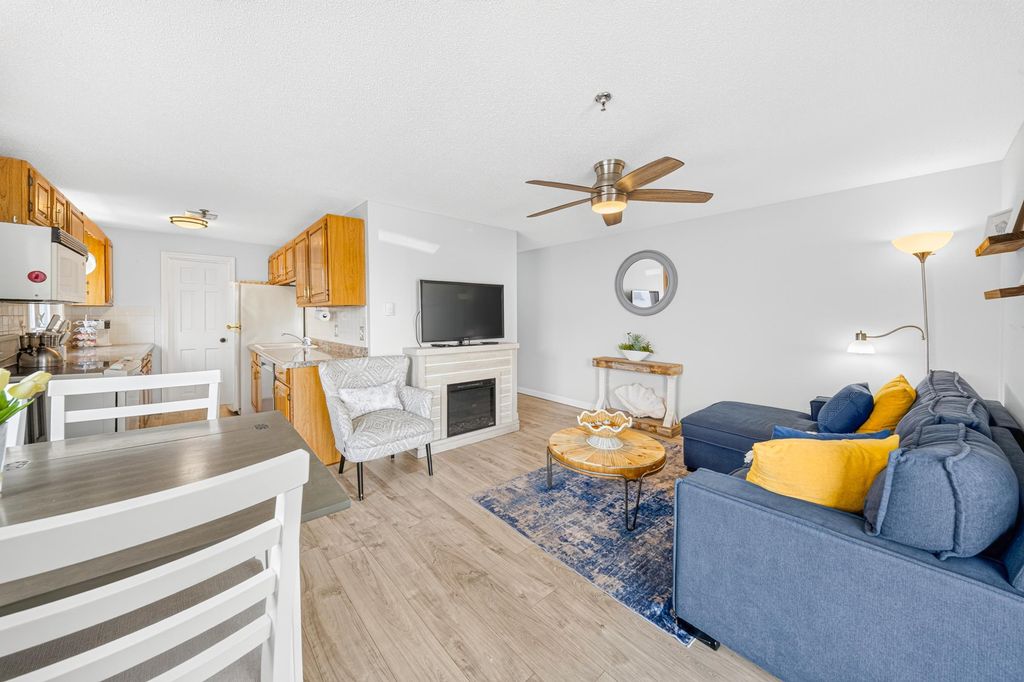 Image 6 of property listing at 421 Ocean Blvd Unit 4S, Hampton, NH 03842