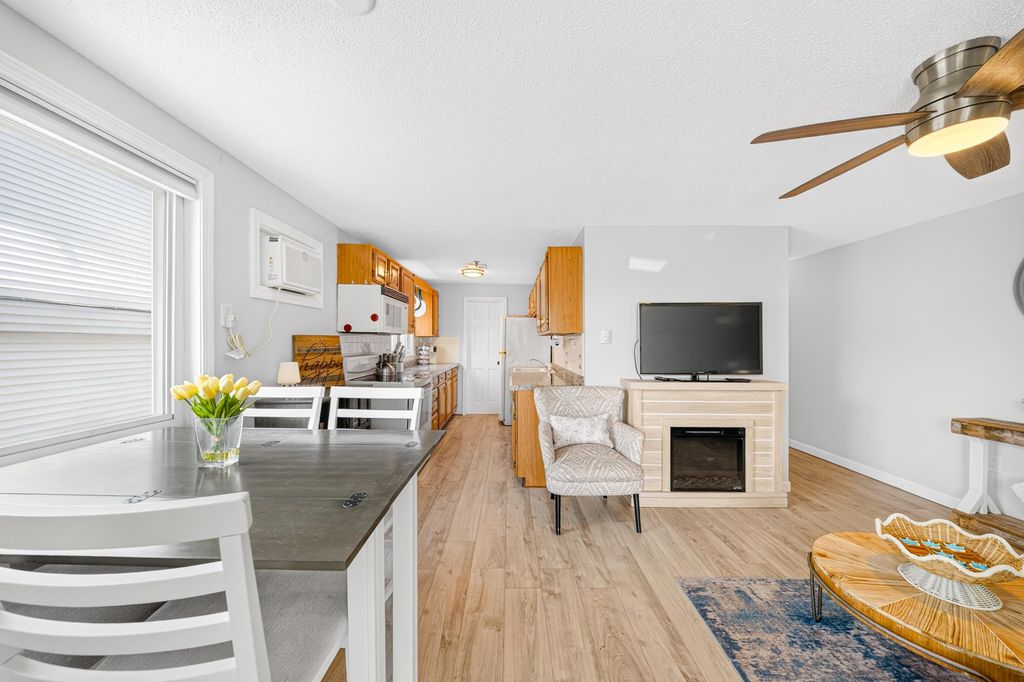 Image 7 of property listing at 421 Ocean Blvd Unit 4S, Hampton, NH 03842