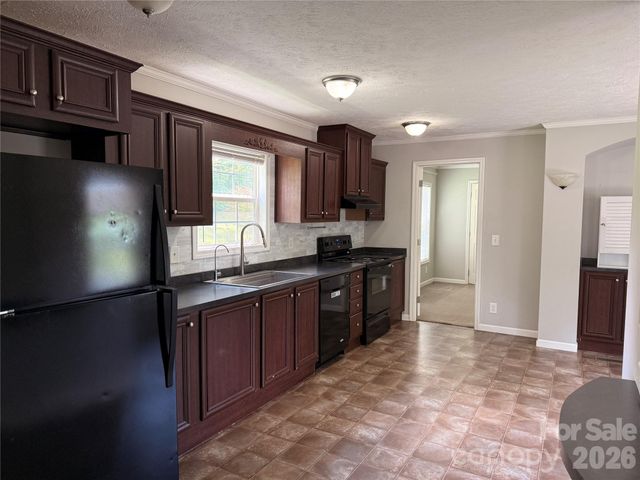 166 Albert Drive, Flat Rock, NC 28731