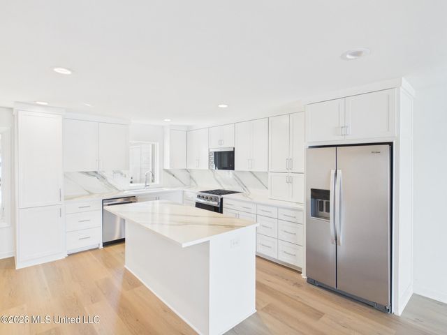 14 Breakers Lane, Ridgeland, MS 39157