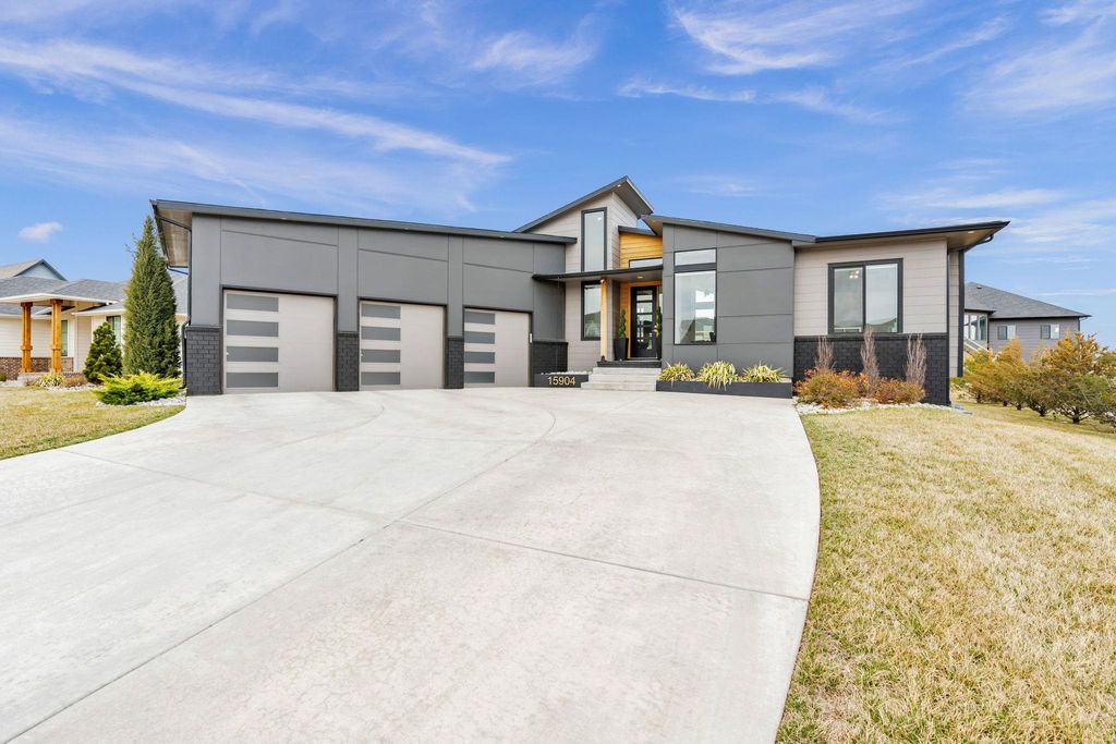 15904 W Sheriac St, Goddard, KS 67052