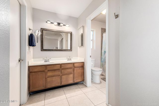 8704 W BLUEFIELD Avenue, Peoria, AZ 85382