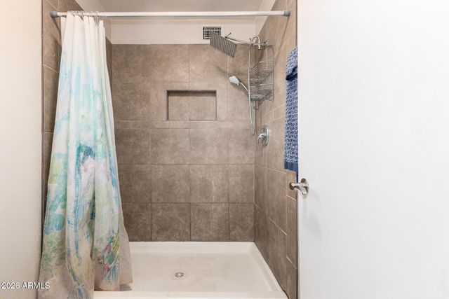 8704 W BLUEFIELD Avenue, Peoria, AZ 85382