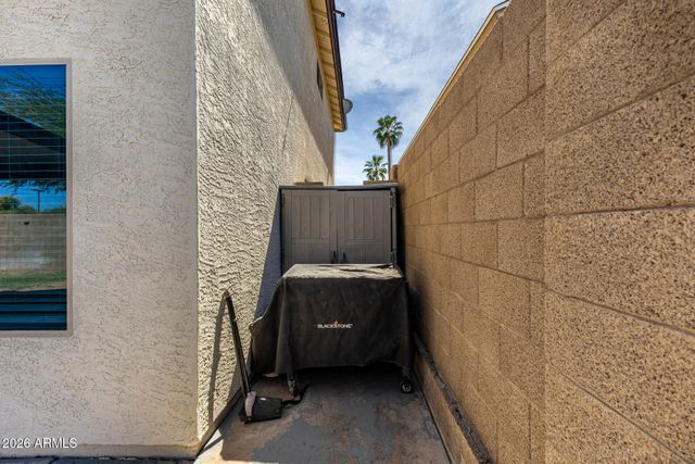 8704 W BLUEFIELD Avenue, Peoria, AZ 85382