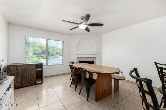 8704 W BLUEFIELD Avenue, Peoria, AZ 85382