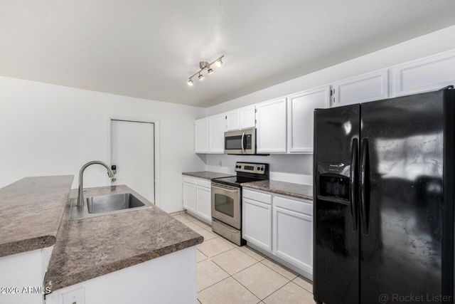 8704 W BLUEFIELD Avenue, Peoria, AZ 85382