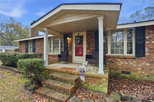 102 Chestnut Street, Bloomingdale, GA 31302