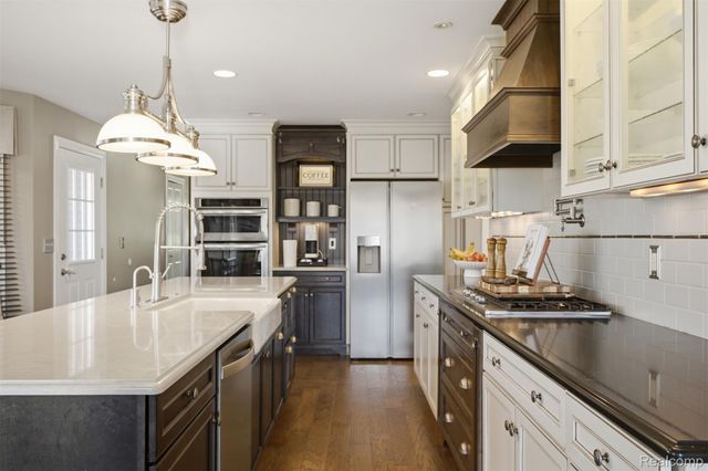 5090 S Huron River Drive, Berlin Charter Township, MI 48179