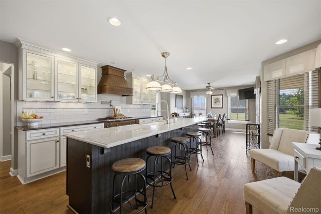 5090 S Huron River Drive, Berlin Charter Township, MI 48179