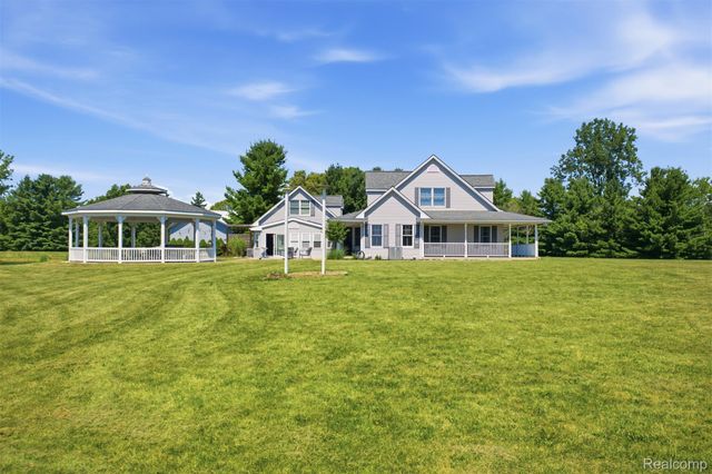 5090 S Huron River Drive, Berlin Charter Township, MI 48179