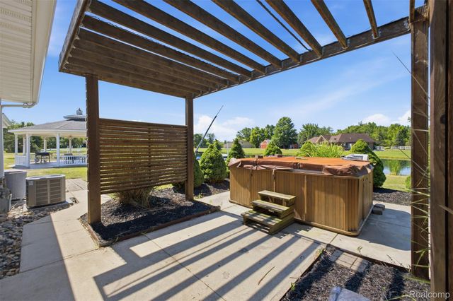 5090 S Huron River Drive, Berlin Charter Township, MI 48179