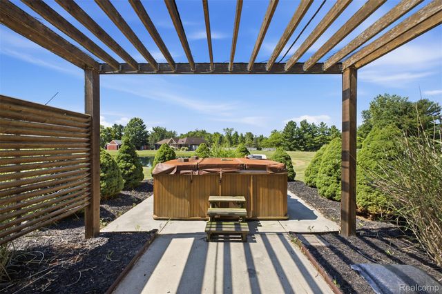 5090 S Huron River Drive, Berlin Charter Township, MI 48179