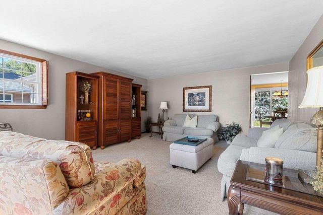 1430 OAK RIDGE DRIVE, Green Bay, WI 54304