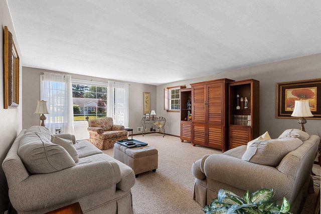 1430 OAK RIDGE DRIVE, Green Bay, WI 54304